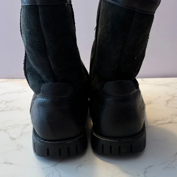 Men's UGG Black Leather Fleece-Lined Boots size 9 - Picture 10 of 11